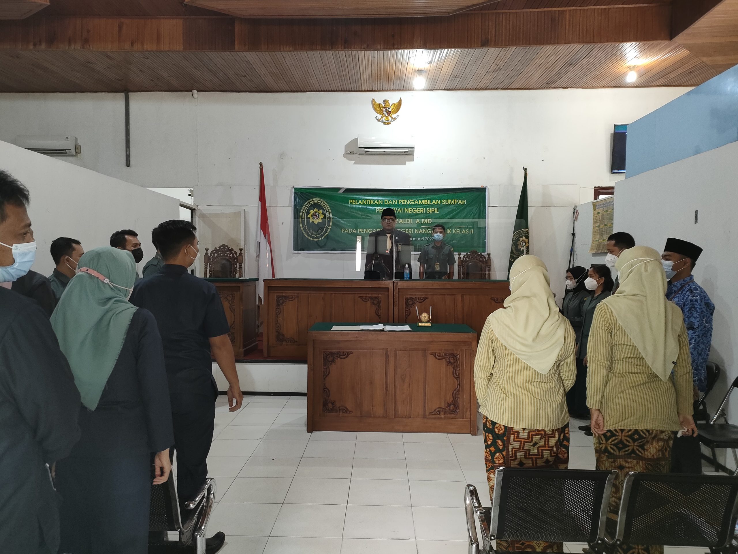 PELANTIKAN DAN PENGAMBILAN SUMPAH JABATAN PEGAWAI NEGERI SIPIL PADA PENGADILAN NEGERI NANGA BULIK KELAS II