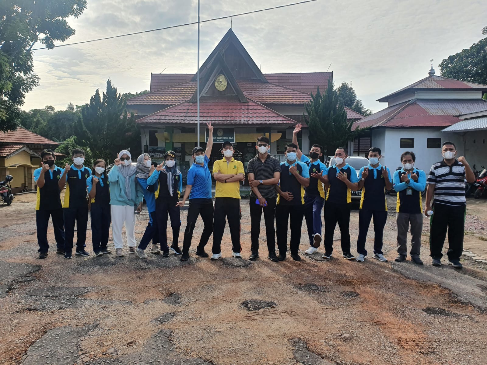 Jalan Sehat Bersama Keluarga Besar Pengadilan Negeri Nanga Bulik