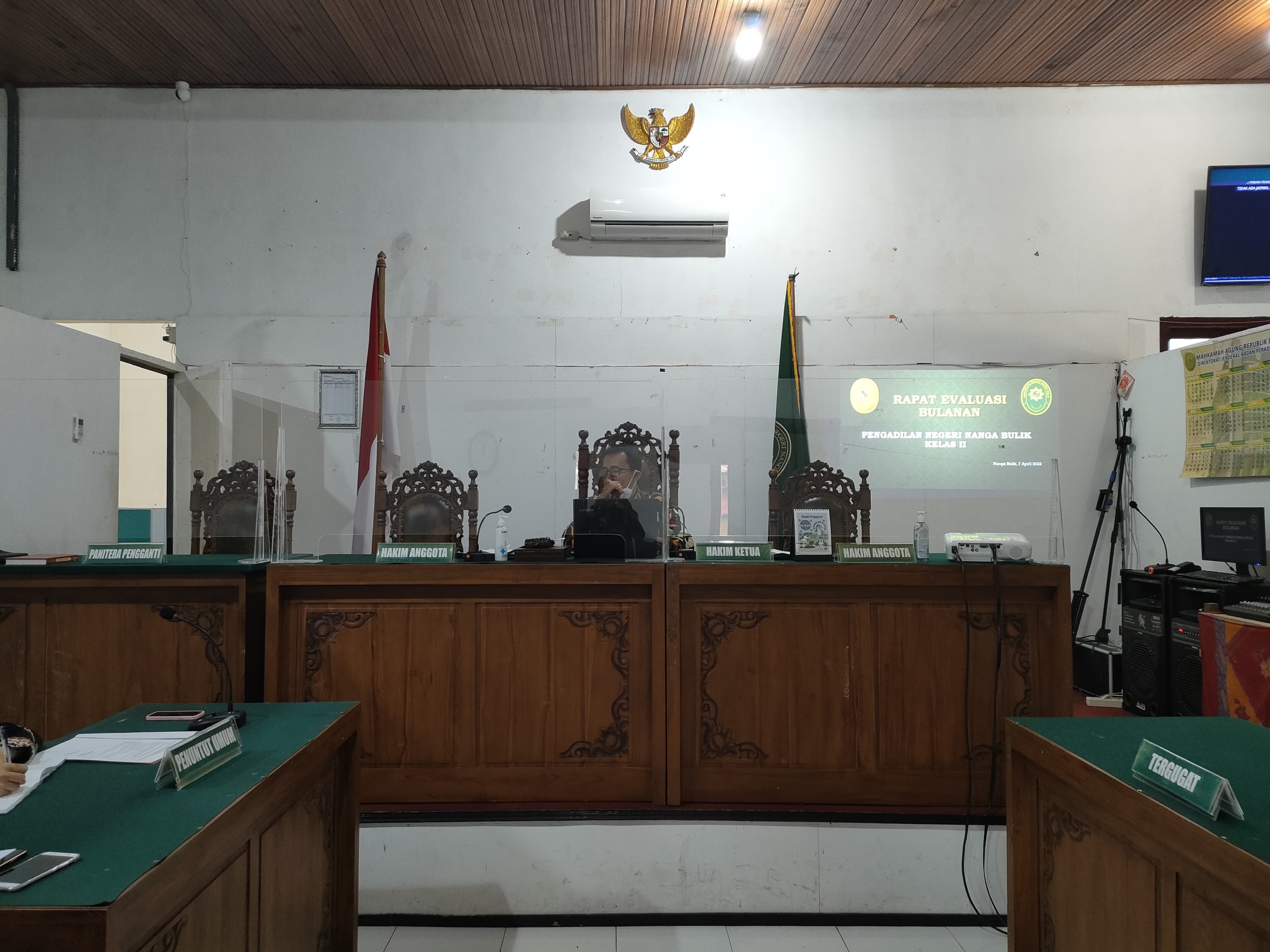 Rapat Pembinaan dan Evaluasi Bulanan April Pengadilan Negeri Nanga Bulik Kelas II