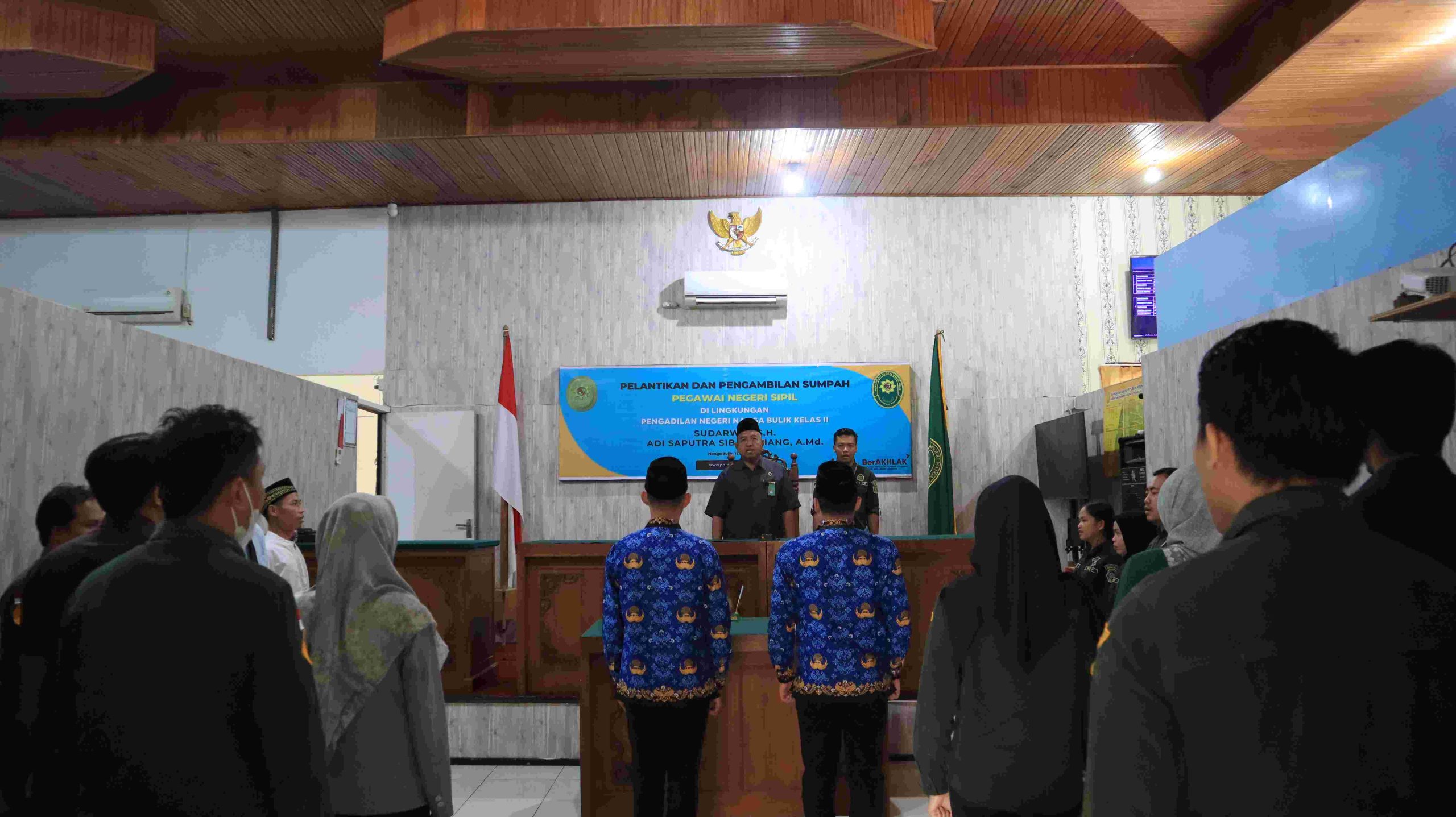 PELANTIKAN DAN PENGAMBILAN SUMPAH PEGAWAI NEGERI SIPIL PENGADILAN NEGERI NANGA BULIK KELAS II