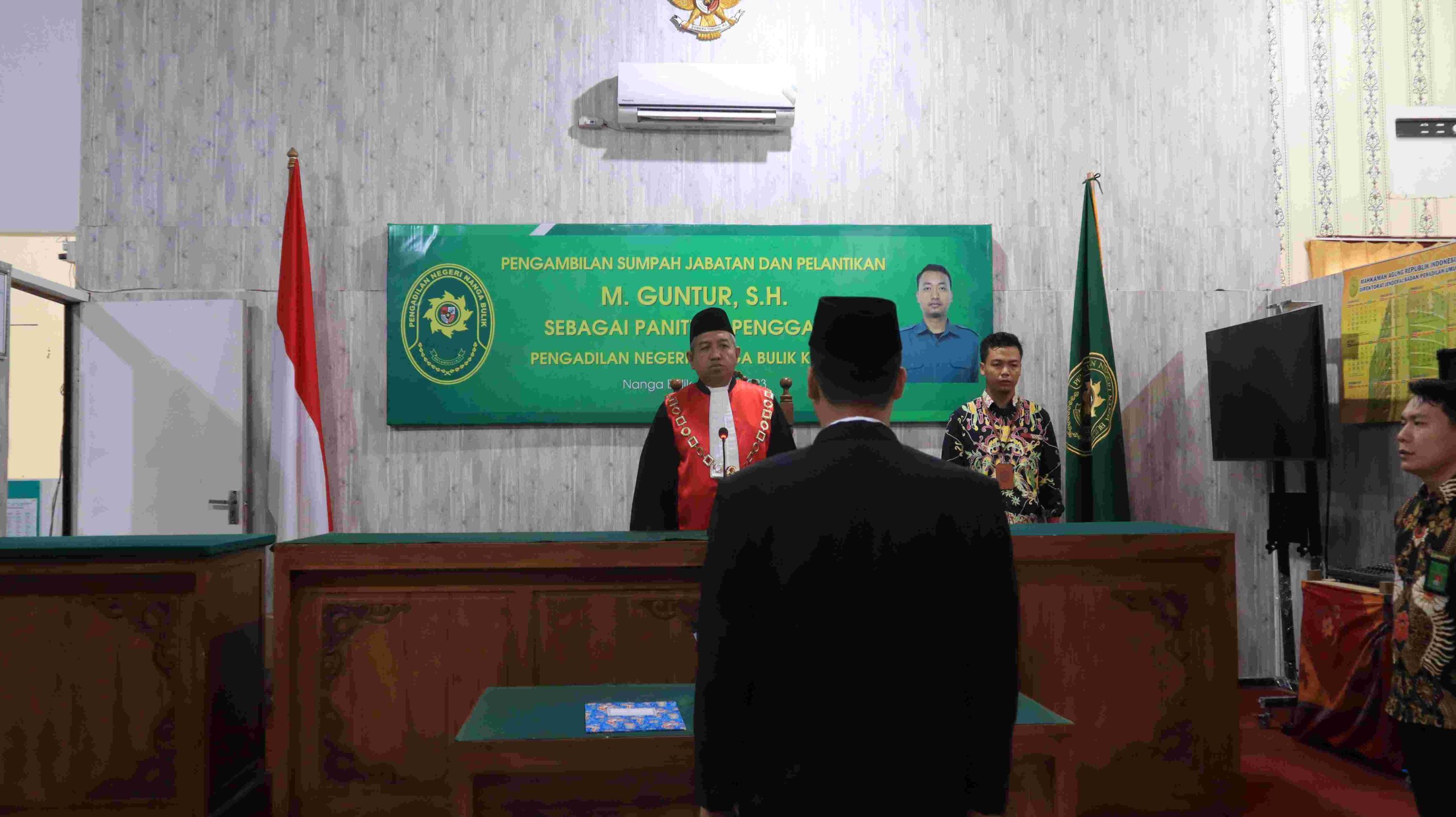 Pengambilan Sumpah Jabatan dan Pelantikan  M. GUNTUR, S.H sebagai Panitera Pengganti pada Pengadilan Negeri Nanga Bulik Kelas II