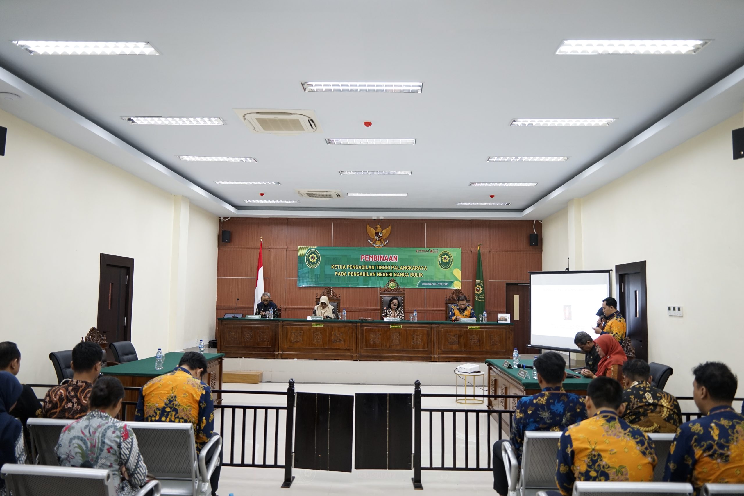 Pembinaan pada Pengadilan Negeri Nanga Bulik oleh Ketua Pengadilan Tinggi Palangkaraya