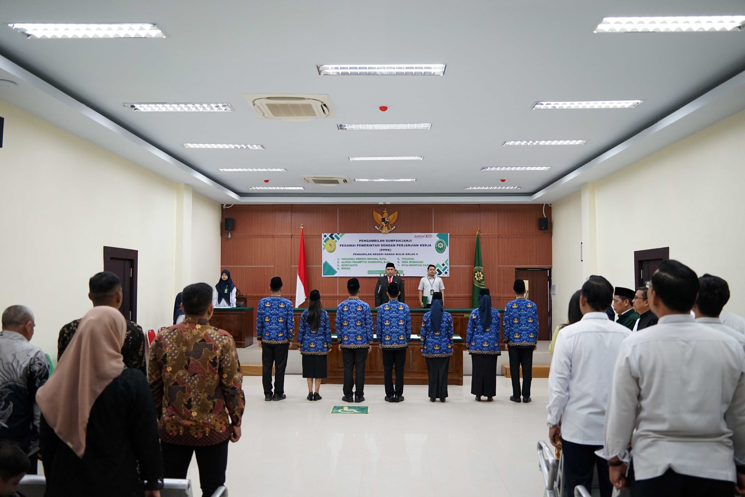 Pengambilan Sumpah atau Janji Pegawai Pemerintah dengan Perjanjian Kerja Pada Pengadilan Negeri Nanga Bulik