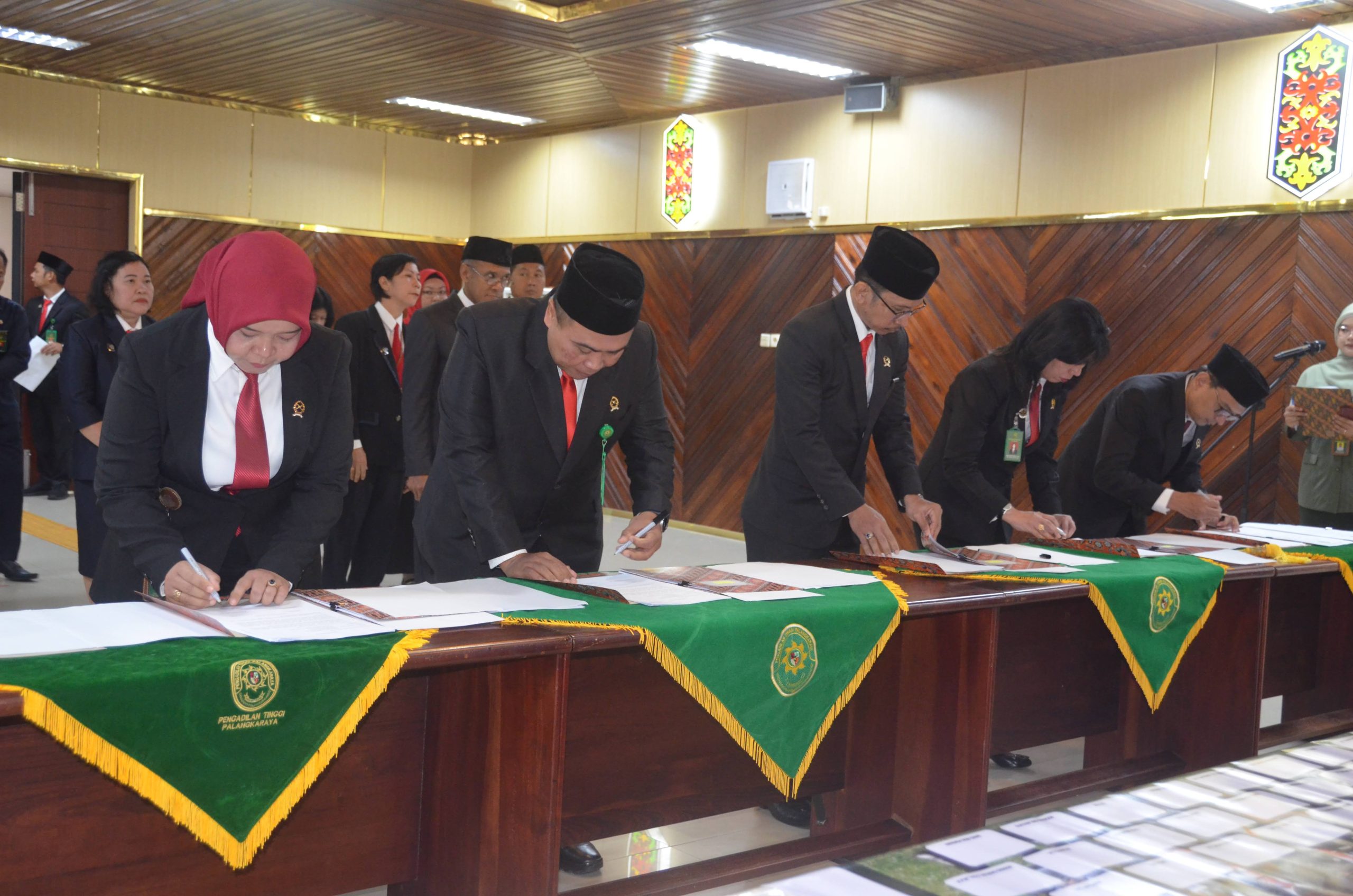 Penandatanganan Pakta Integritas Ketua Pengadilan Negeri se-Kalimantan Tengah